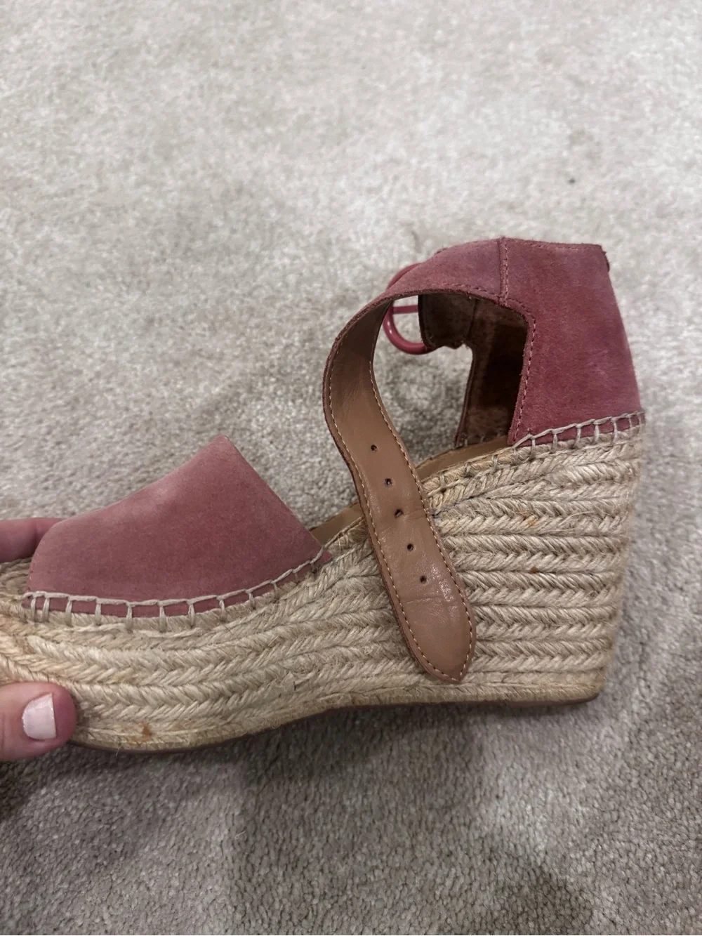 Marc Fisher Women's Suede Espadrille Wedge Sandals in Dusty Rose, size 7 NEW